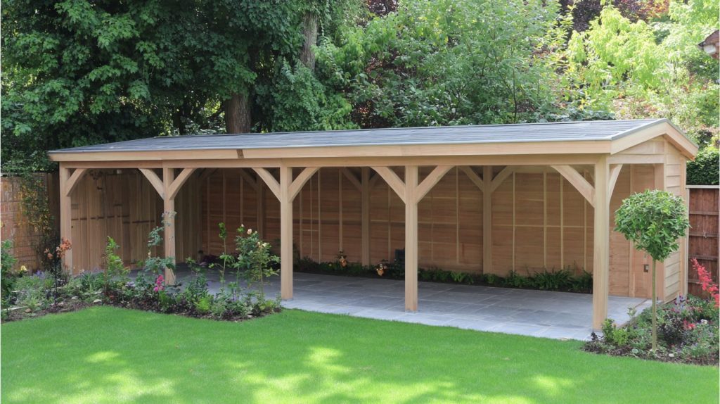 A handcrafted oak garden overkapping